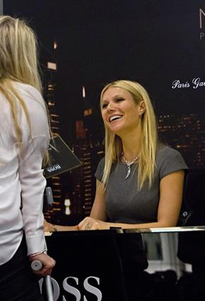 غوينيث بالترو تزور دبي